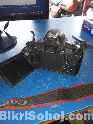 CANON-700D